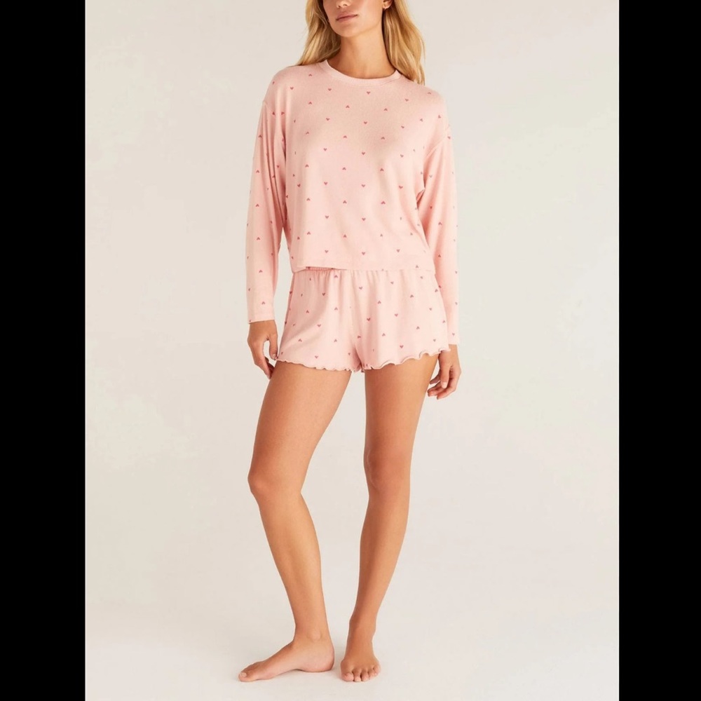 SET - z supply pink happy hearts long sleeve top & matching shorts - Picture 2 of 4